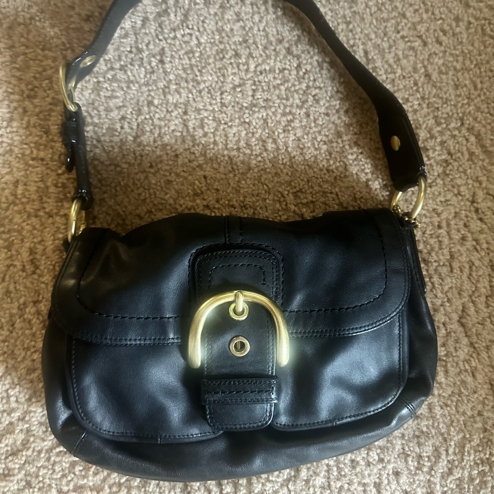 Elegant Black Leather Shoulder Bag
